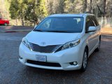 Used 2017 Toyota Sienna XLE Premium image 2