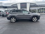 Used 2022 Jeep Cherokee Limited image 2