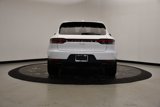 Certified 2021 Porsche Macan image 4