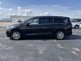 Used 2023 Chrysler Pacifica Touring-L image 2