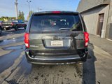 Used 2016 Dodge Grand Caravan SE image 4