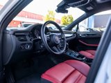 Certified 2024 Porsche Macan image 4