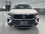 Used 2022 Volkswagen Taos SE image 2