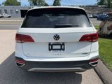Certified 2022 Volkswagen Taos SE w/ Panoramic Sunroof Package image 5