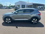 Used 2019 Volvo XC40 T5 Momentum image 2