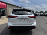 Used 2023 Toyota Highlander XLE image 4