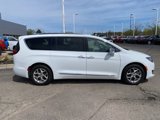 Used 2020 Chrysler Pacifica Limited image 2