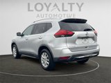 Used 2017 Nissan Rogue SV image 3