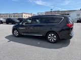Used 2017 Chrysler Pacifica Platinum image 6