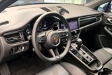 Certified 2024 Porsche Macan image 3