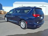 Used 2017 Chrysler Pacifica Touring-L image 4