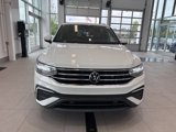 Used 2022 Volkswagen Tiguan SE w/ Panoramic Sunroof Package image 2