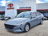 Used 2022 Hyundai Elantra SE image 2