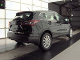 Used 2021 Nissan Rogue Sport SV image 2