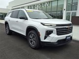Used 2024 Chevrolet Traverse LT image 2