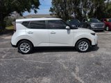 Used 2023 Kia Soul S image 2