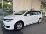 Used 2019 Chrysler Pacifica Touring-L image 2
