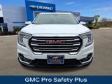 Used 2024 GMC Terrain SLT image 3