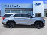 Certified 2022 Ford Explorer XLT image 3