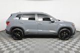 Used 2022 Volkswagen Taos SE w/ Panoramic Sunroof Package image 2