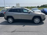 Used 2017 Jeep Cherokee Limited image 5