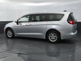 Used 2023 Chrysler Voyager LX image 3