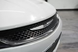 Used 2017 Chrysler 200 Limited Platinum image 3