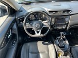 Used 2018 Nissan Rogue SL image 2