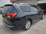 Used 2018 Chrysler Pacifica Limited image 3