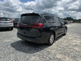 Used 2022 Chrysler Pacifica Touring-L image 5