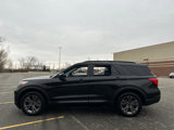 Used 2022 Ford Explorer XLT w/ Equipment Group 202A image 5