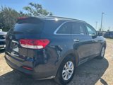 Used 2017 Kia Sorento LX image 3