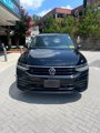 Used 2022 Volkswagen Tiguan SE R-Line image 2