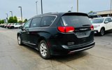 Used 2020 Chrysler Pacifica Touring-L image 4