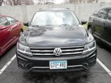 Used 2021 Volkswagen Tiguan SE w/ Panoramic Sunroof Package image 2