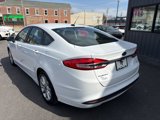 Used 2017 Ford Fusion SE w/ Fusion SE Technology Package image 3