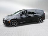 Certified 2024 Chrysler Pacifica Limited w/ S Appearance Package image 3