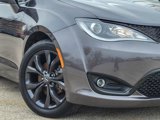 Used 2020 Chrysler Pacifica Touring w/ S Appearance Package image 5
