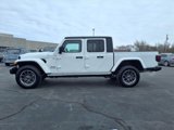 Used 2023 Jeep Gladiator Overland image 2