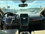 Used 2015 Chrysler Town & Country Touring w/ Driver Convenience Group image 3