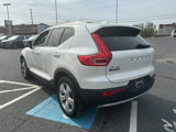 Used 2021 Volvo XC40 T5 Momentum image 5