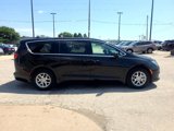 Used 2023 Chrysler Voyager LX image 5