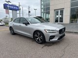 Certified 2025 Volvo S60 B5 Core image 2