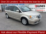 Used 2016 Chrysler Town & Country Touring w/ Driver Convenience Group image 2