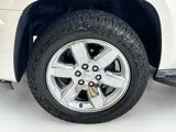 Used 2011 GMC Yukon SLT w/ SLT-2 Equipment Package image 3