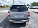 Used 2014 Chrysler Town & Country Touring-L image 6