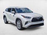 Used 2021 Toyota Highlander Limited image 3
