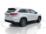 Used 2019 Toyota Highlander XLE image 4