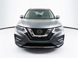 Used 2018 Nissan Rogue SV image 2