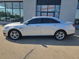 Used 2017 Ford Taurus SE image 5